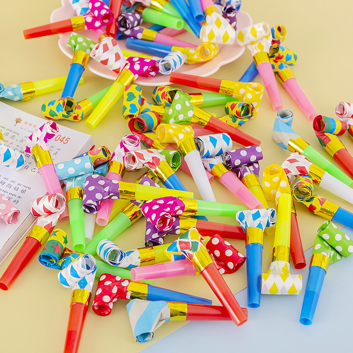 30PCS Colorful Whistles Toy Fu - Party Games Easter のレビューと価格