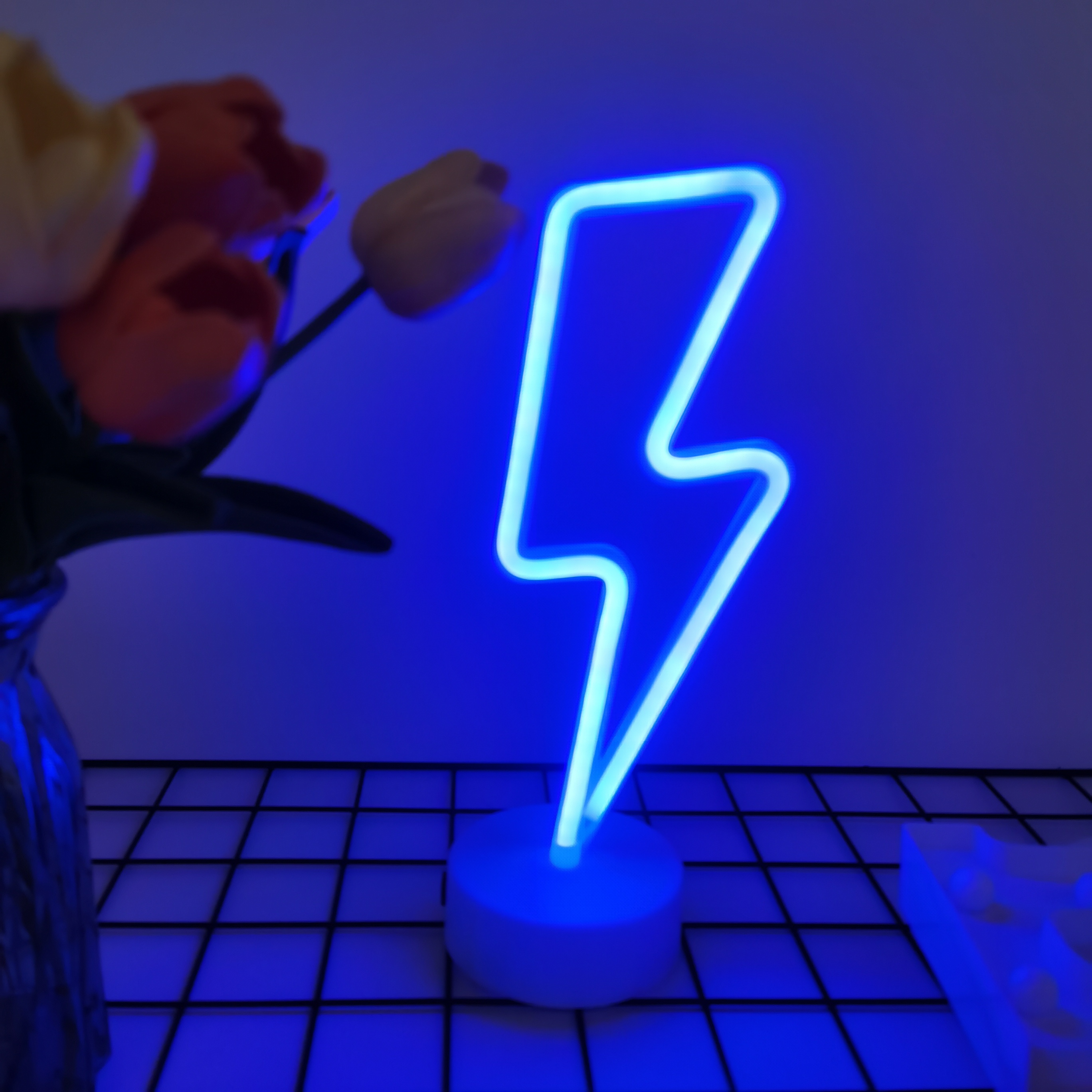 Lightning LED neon light, USB  - Party Games Girls Night のレビューと価格
